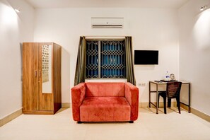 Living area - Super Collection O IGKC Multispecialty Hospital (Bhubaneswar)