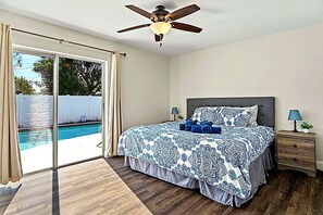 3 bedrooms, desk, iron/ironing board, travel crib - Siesta Key Pool BBQ Mini Putt 3BR 2BA Sleep 12 (Palmetto)