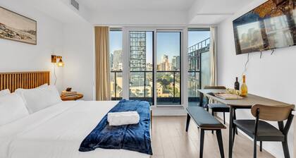Peaceful Downtown Studio Retreat. Ideal for Solo Travelers!