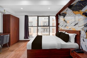 1 bedroom, desk, free WiFi, bed sheets - Super Townhouse Whitefield  Kadugudi Whitefield (Bangalore)