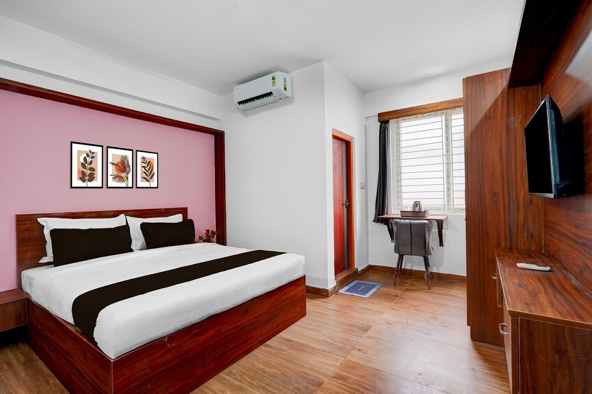 1 bedroom, desk, free WiFi, bed sheets