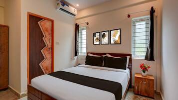 1 chambre, bureau, draps fournis