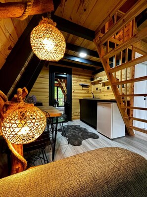 Bungalow estándar, vistas a la montaña | Interior