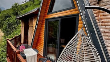 Bangalô luxo | Opções para refeição ao ar livre