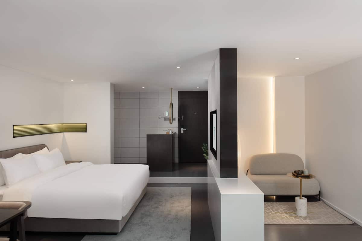 Chambre luxueuse avec lits jumeaux, vue sur la ville | Couette en duvet, bureau, rideaux dâobscurcissement