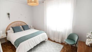 5 slaapkamers, een strijkplank/strijkijzer, wifi, beddengoed