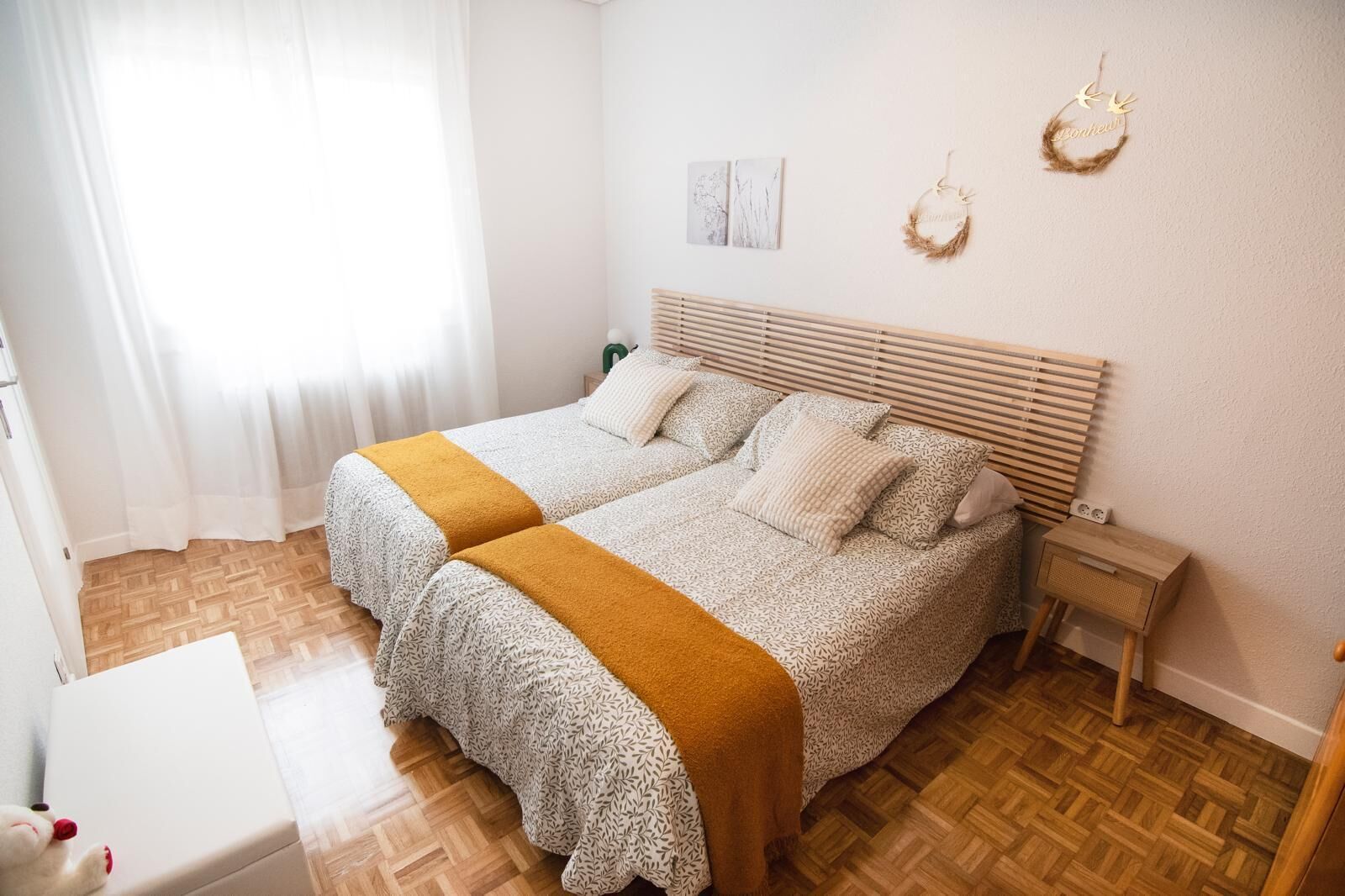 5 makuuhuonetta, silitysrauta/-lauta, Wi-Fi, vuodevaatteet