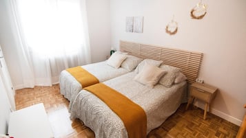 5 slaapkamers, een strijkplank/strijkijzer, wifi, beddengoed