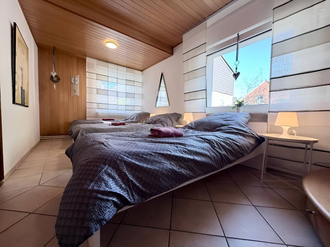 Iron/ironing board, WiFi, bed sheets