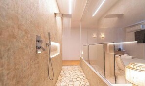 Shower, bidet, towels - Elite Collection Ianuaria - Luxury Infinity Pool & Spa (Cugnana)