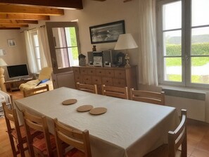 Dining - House with sea view 7' walk from downtown pier and 5' walk from beach (LE PALAIS)