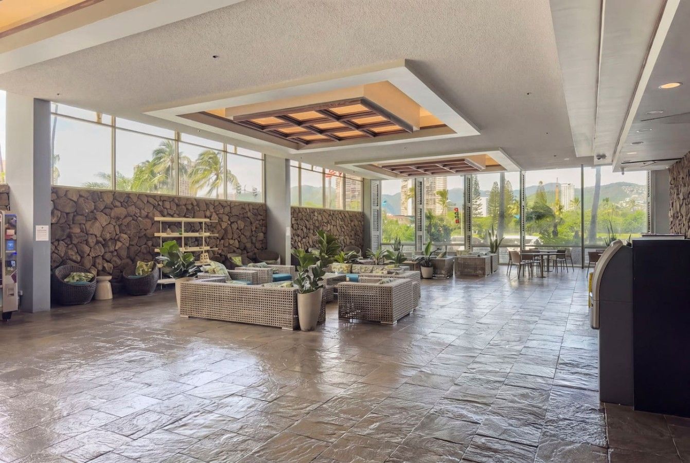 Modern Waikiki 1BR /1Pkg | Fully Renovated