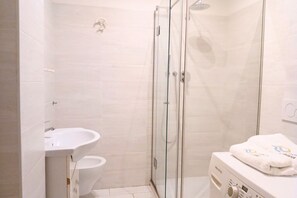 Bathroom - RG003 - Bellaria, comfortable apartment 100 meters from the sea (Bellaria)