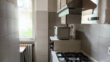 Fridge, dishwasher