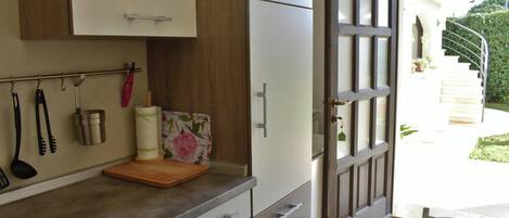 Kühlschrank, Ofen, Herdplatte, Geschirrspüler