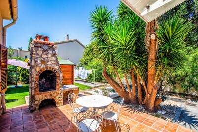 Luxury Provence Villa with Private Pool, Jacuzzi & Beautiful Gardens - La Valette
