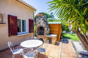 Outdoor dining - Luxury Provence Villa with Private Pool, Jacuzzi & Beautiful Gardens - La Valette (La Valette-du-Var)