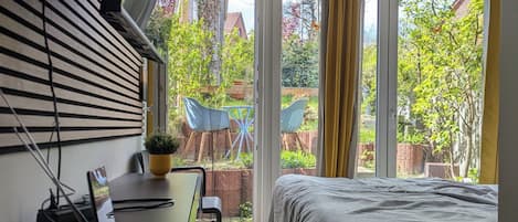1 chambre, lit parapluie, Wi-Fi gratuit, draps fournis