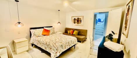 3 bedrooms, iron/ironing board, WiFi, bed sheets
