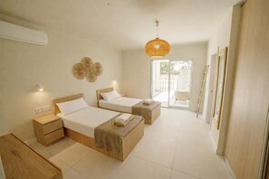 5 bedrooms, in-room safe, desk, iron/ironing board - Spacious 5-bedroom en-suite villa with pool in stunning Playa de Muro with AC (Muro)
