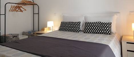 1 bedroom, travel cot, free WiFi, bed sheets