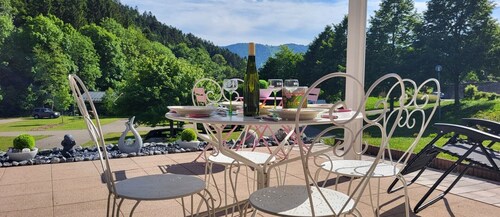 Apartment 'Gîte L'Ecrin Du Sternsee' with Mountain View, Private Terrace and Wi-Fi
