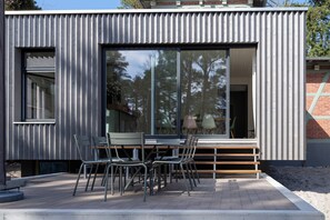 Outdoor dining - Vrbo Property (Prerow)