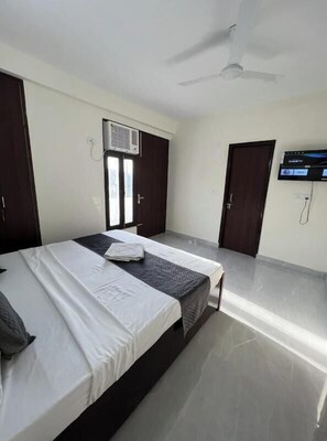 Deluxe Room - Hotel Prime Stay (New Delhi)