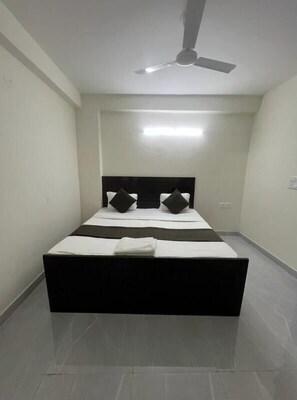 Deluxe Room - Hotel Prime Stay (New Delhi)