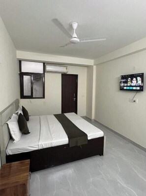 Deluxe Room - Hotel Prime Stay (New Delhi)