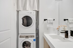 Interior - Convenient 1BR Toronto Stay w/ Sofa Bed. Walk to Everything! (Toronto)