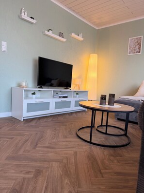 Smart TV, books