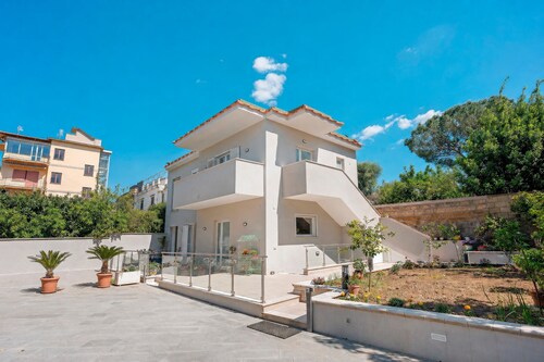 Villa 'Cappuccini' with Private Terrace, Wi-Fi and Air Conditioning