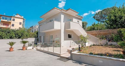Villa 'Cappuccini' with Private Terrace, Wi-Fi and Air Conditioning