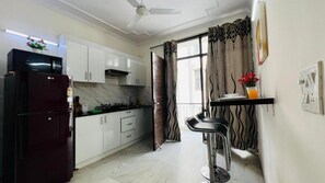 Estudio básico, balcón | Cocina privada