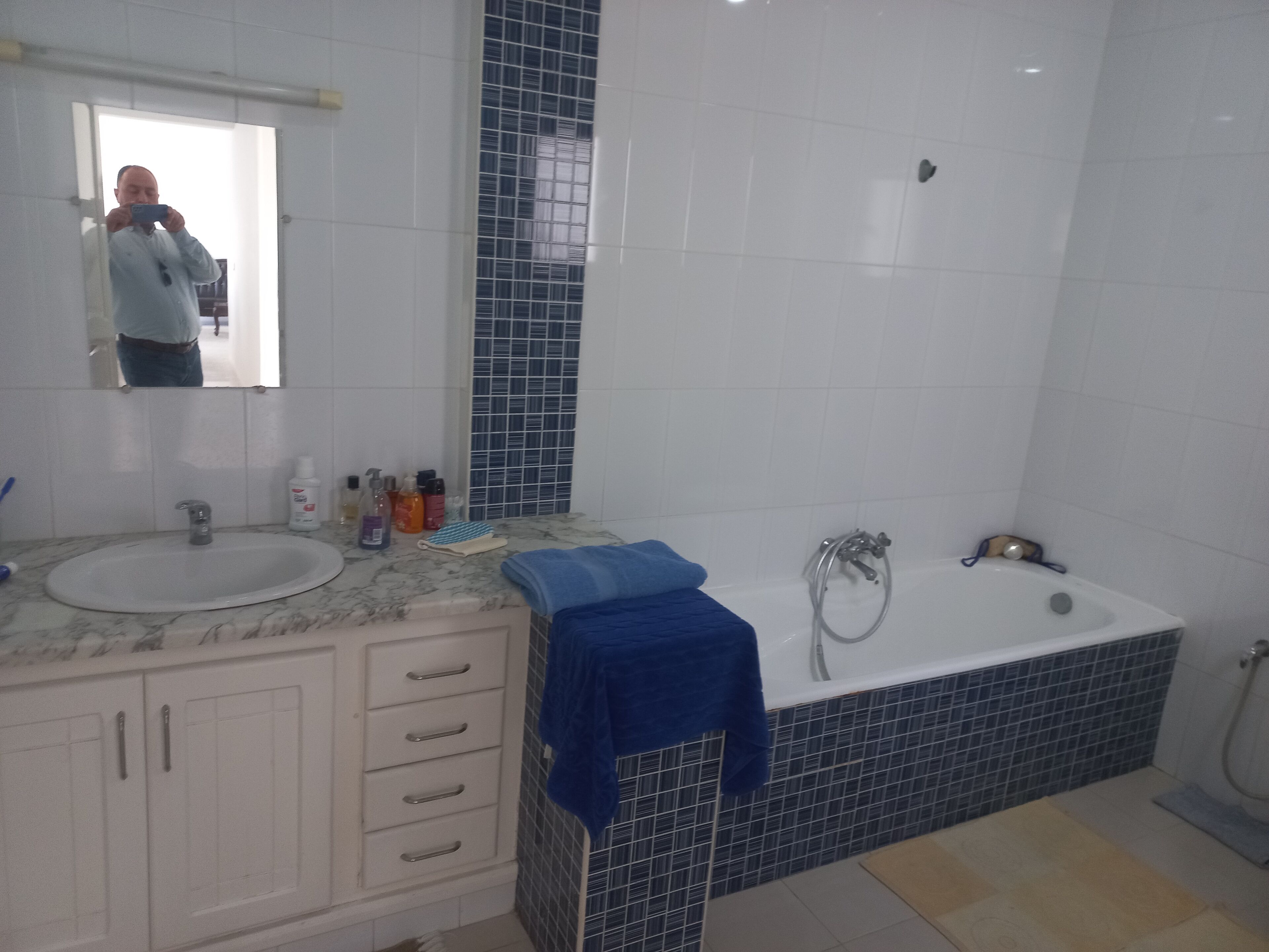 Classic Apartment | Bathroom