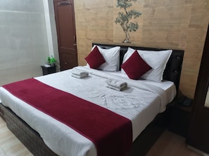 Habitación Deluxe doble | Escritorio, espacio para trabajar con un portátil, wifi gratis