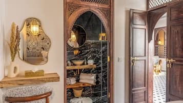 Standard Room | Bathroom | Shower, slippers, towels, soap