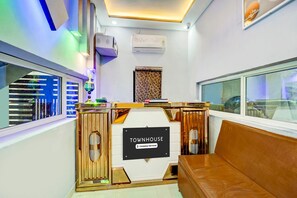 Rumah | Resepsionis