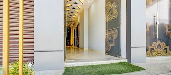 Deluxeanisabad Near Mahavir Sansthan