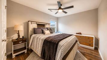 4 bedrooms, iron/ironing board, free WiFi, bed sheets
