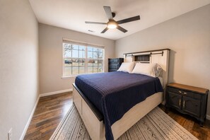 4 bedrooms, iron/ironing board, free WiFi, bed sheets