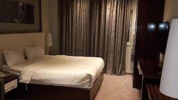 Phòng đôi | Bộ đồ giường kháng dị ứng, minibar, màn/rèm cản sáng