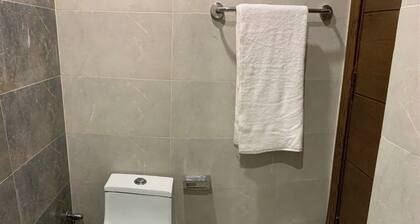 Luxury 1-Bedroom Apartment 5 Minutes to the Islamabad Airport with AC & WiFi