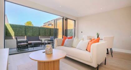 Wimbledon 2BR | Indoor-Outdoor Living & Patio