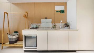Superior Duplex, City View | Private kitchenette