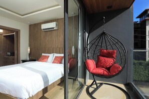 2 bedrooms, iron/ironing board, WiFi - 2 bdr Apartment with bath NaiHarn Beach (Rawai)