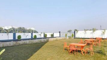 Khu ẩm thực ngoài trời