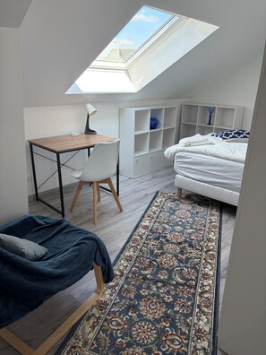 5 bedrooms, free WiFi - Modern and cosy 5 large bedrooms garden near Terra Botanica parking Angers (Avrillé)