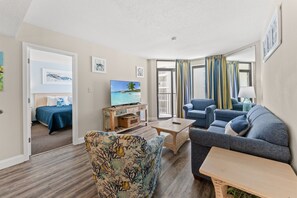 Smart TV, fireplace - Beach Colony Oceanfront w/ Indoor & Outdoor Pools (Myrtle Beach)